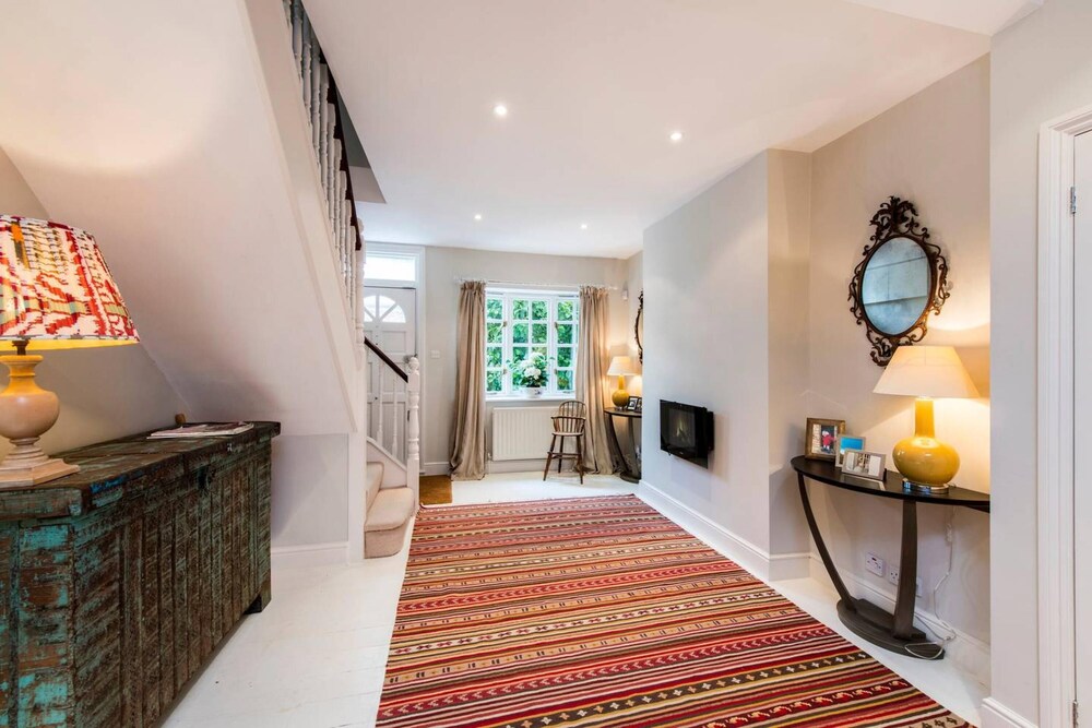 Delightful 2-bed Home Fulham