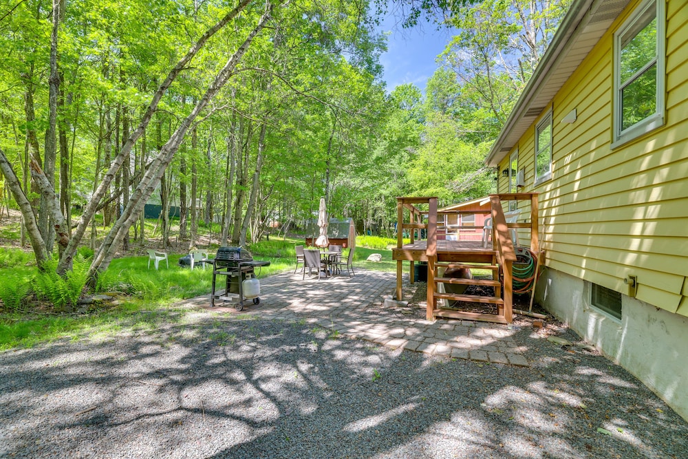 Pet-friendly Pocono Lake Cabin w/ Community Pool! view 5