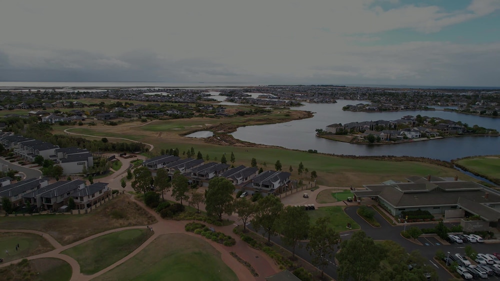 golf pool 2B House in point cook VIC