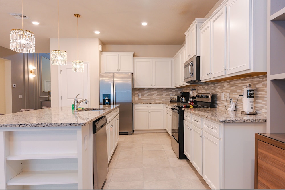 New Home Luxury 8 Bedrooms At Windsor Island