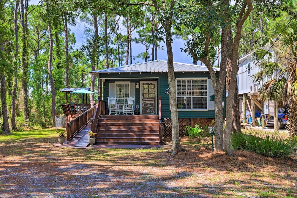 Charming Dauphin Island Home ~ 1 Mi to Beach! view 3