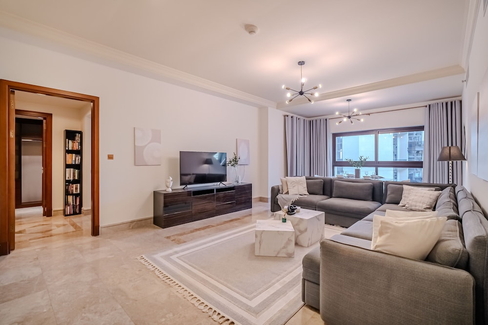 Fairmont South Residence 412