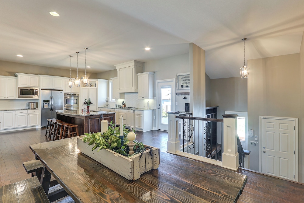 Balcony & Patio: Spacious Home in Bel Aire!