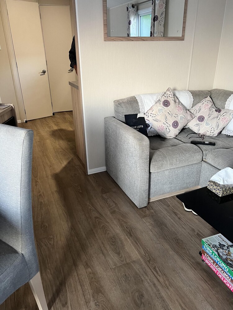 Lovely 4-bed Lodge in Great Yarmouth view 5