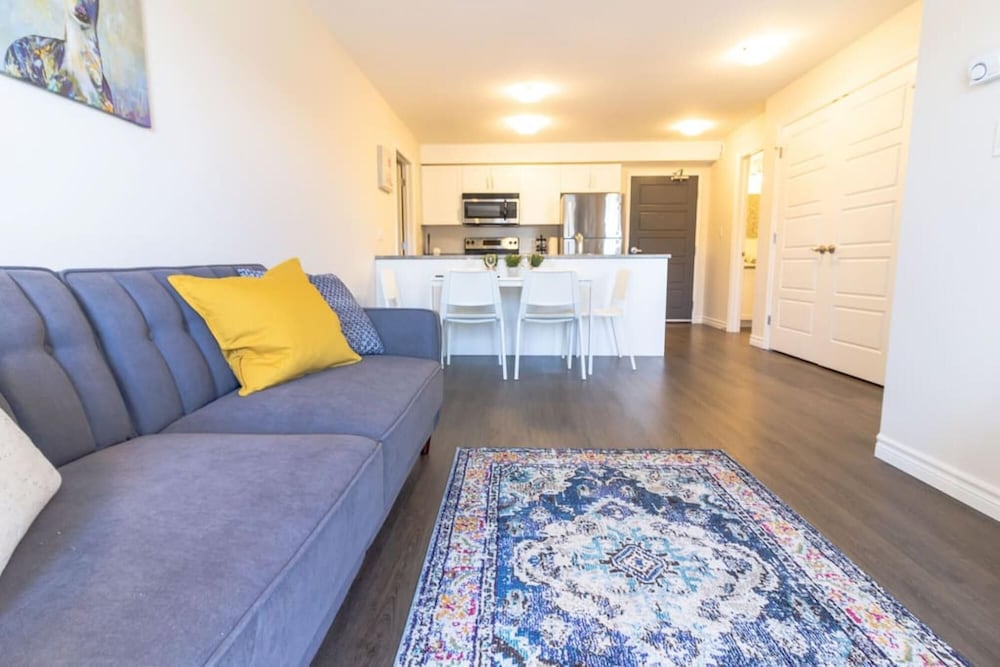 Saint John Vacations - Newly Renovated Condo w Prking Near UNB Patio - Property Image 3