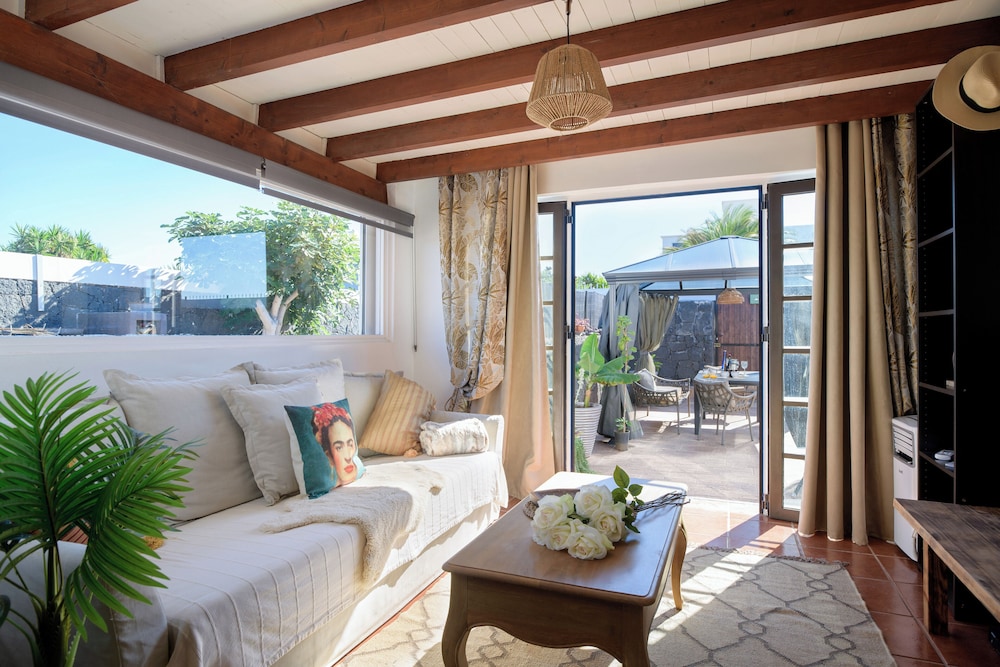 Boutique Boho Glam Villa With Private Pool