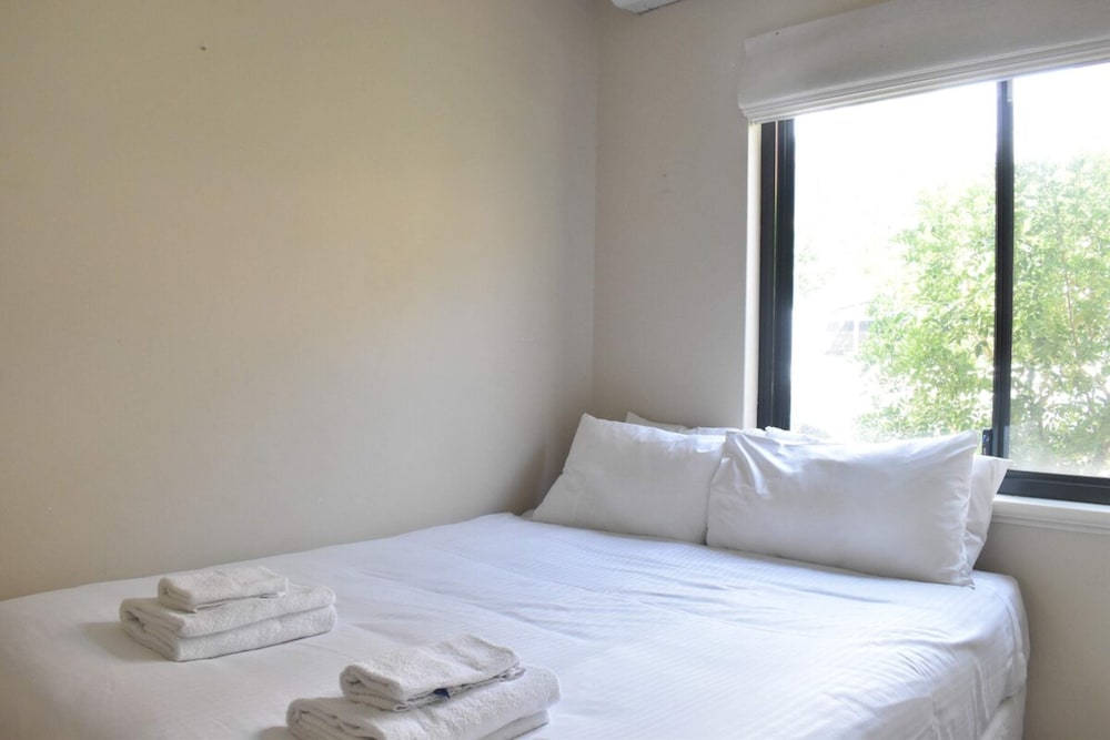 Comfortable 2 Bedroom With Serene Garden view 2
