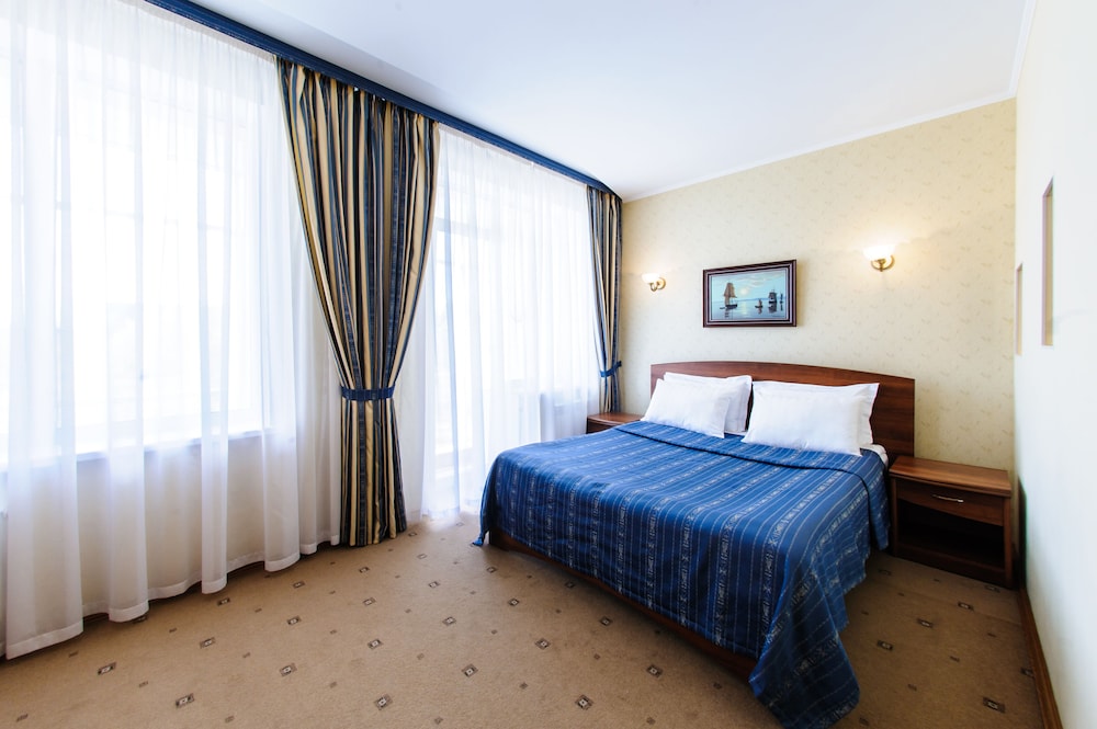 Almaz Hotel