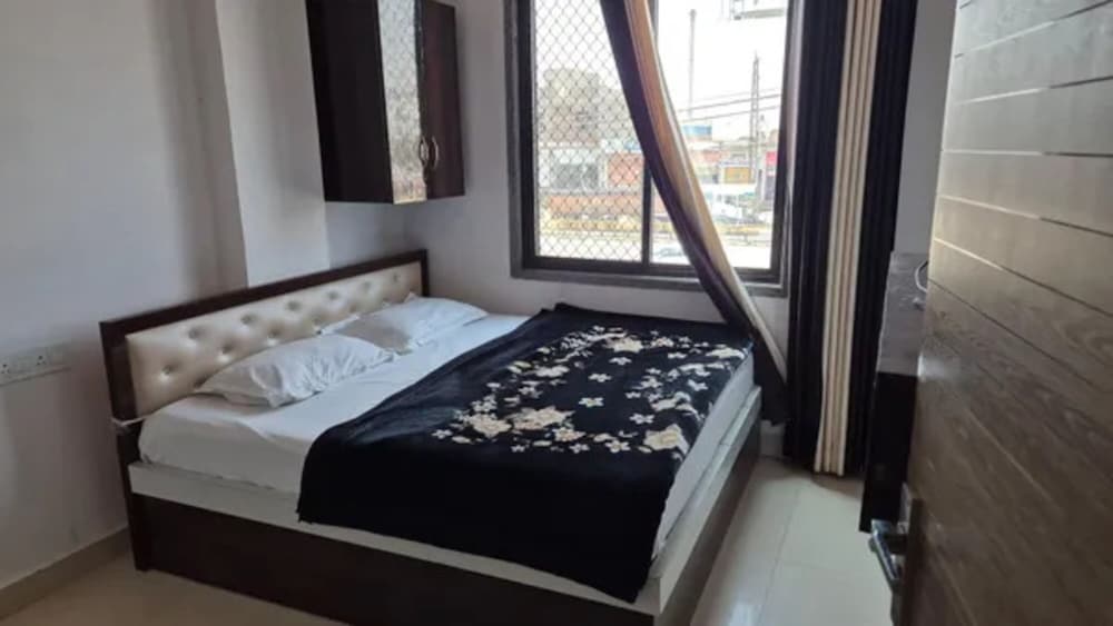 Fabhotel Shree Hanuman