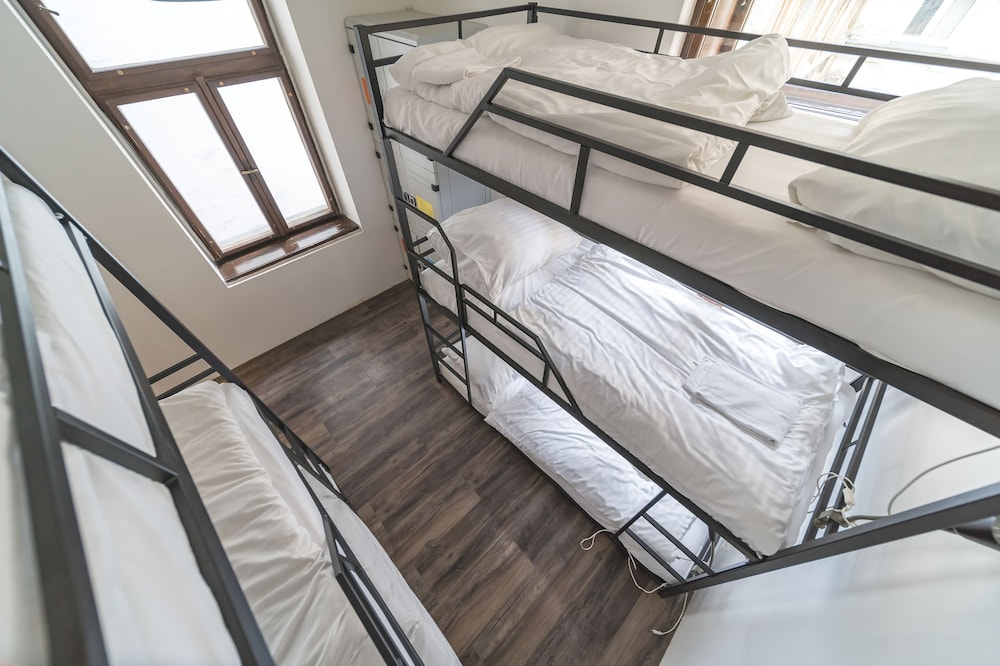 Hostel Orange