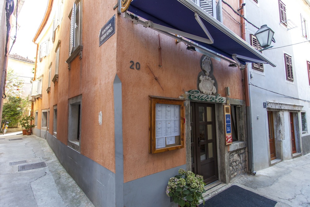Guest House Floreus Cres
