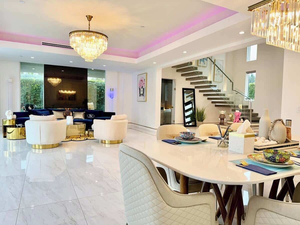 @ Marbella Lane - Enchanted Garden & Pool Hideaway