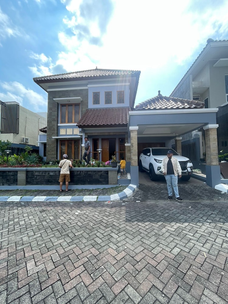 Griya Kania Merapi