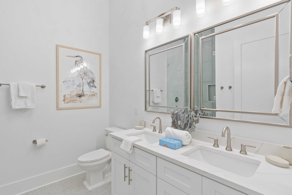 30A Salt & Solace Pool, Golf Cart, Hot Tub + Outdoor Kitchen