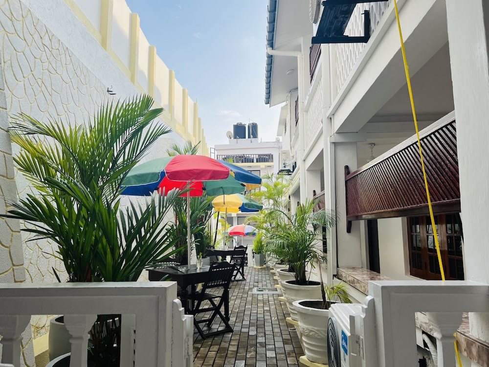 New Old Dutch House - Galle Fort