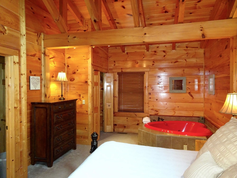 Skinny Dippin - One Bedroom Cabin view 2