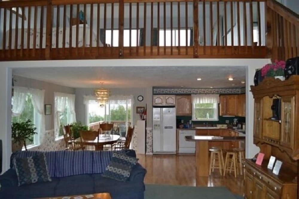 Pioneer Inn Guesthouse view 5
