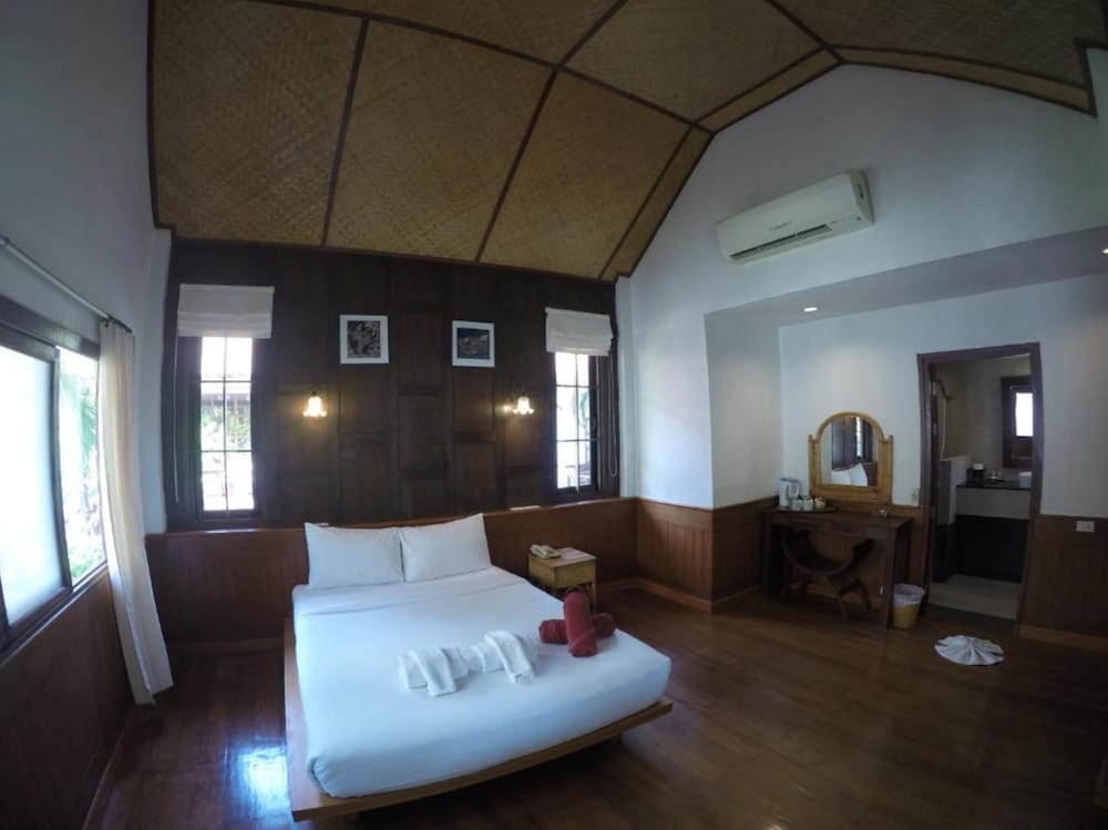 Coco Palm Beach Resort