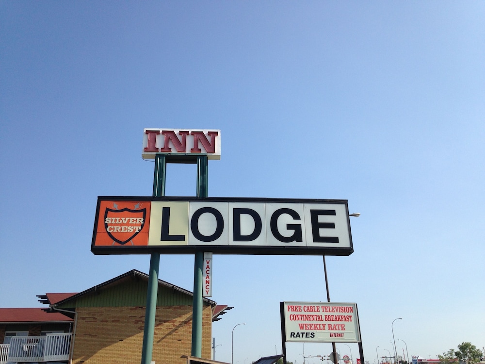 Grande Prairie Vacations - Silver Crest Lodge - Property Image 3