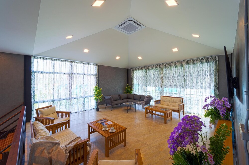 Beautiful new 7 Bedroom Villa Resort CT7