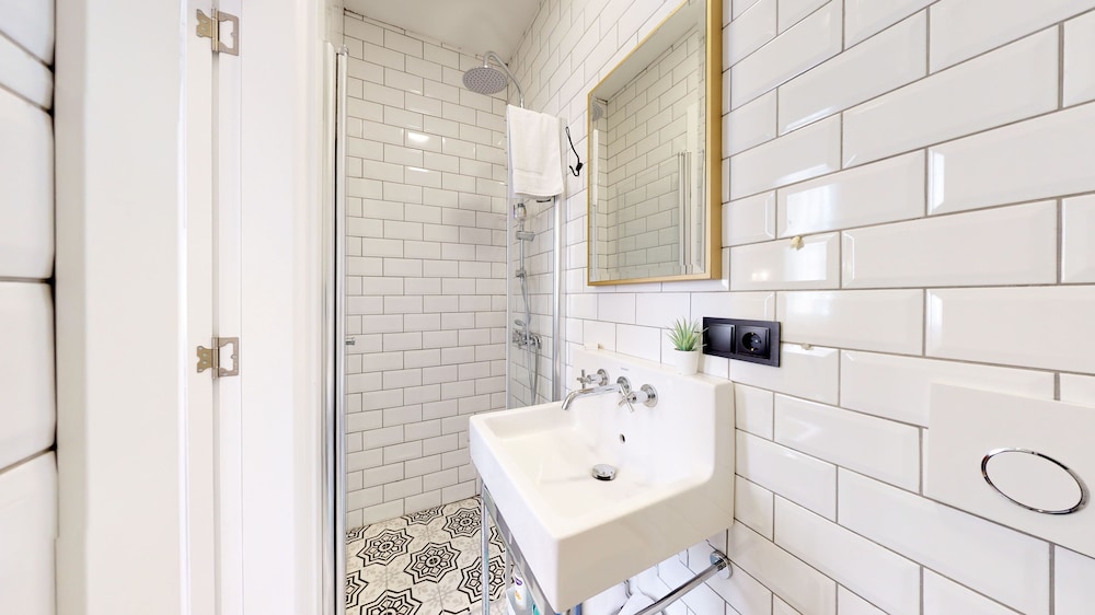 Sanatlar Oteli Galata - Image 19