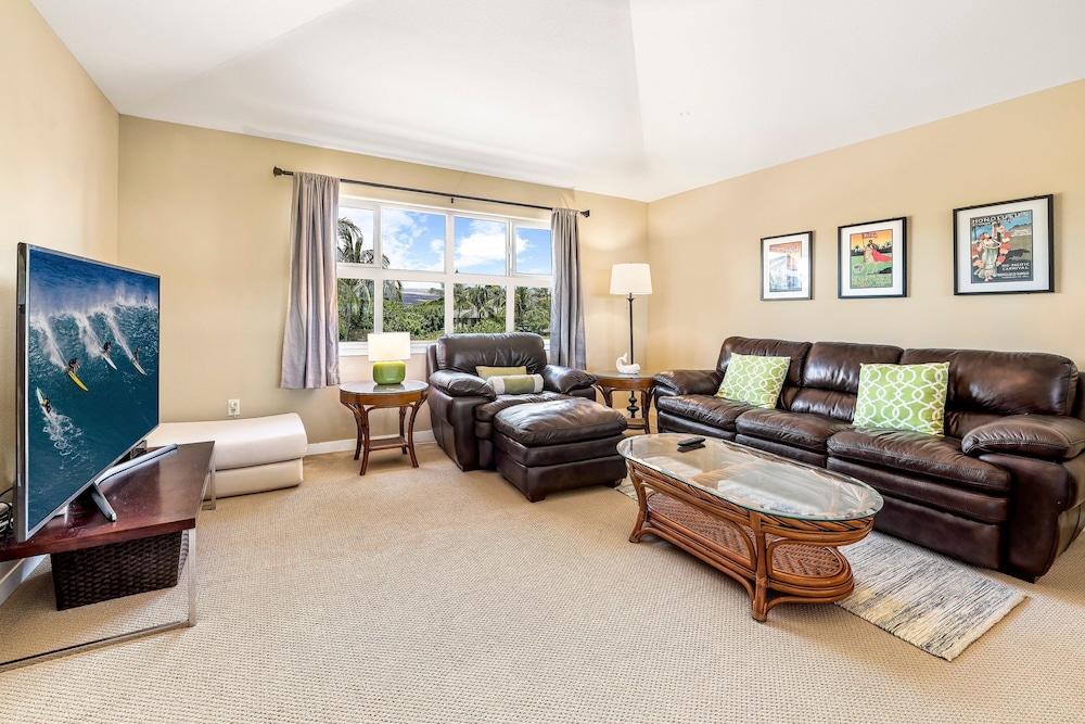 Ocean & Mountain Views - 2BR With Loft, 4 Beds - Relax in Luxury - Vrkcv