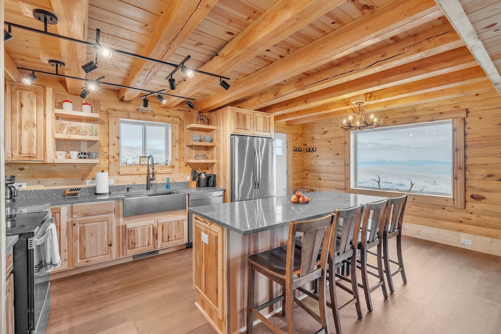 Mountain Cabin Near Trails, Skiing & Yellowstone 3 Bedroom Cabin