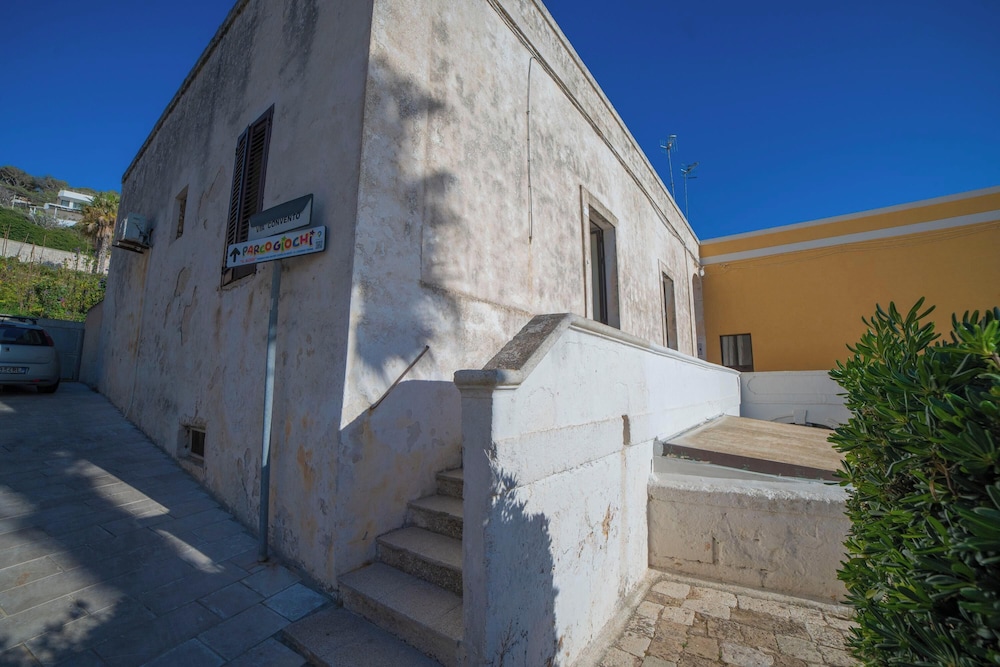 Cesarea & Marisole House With Sea View