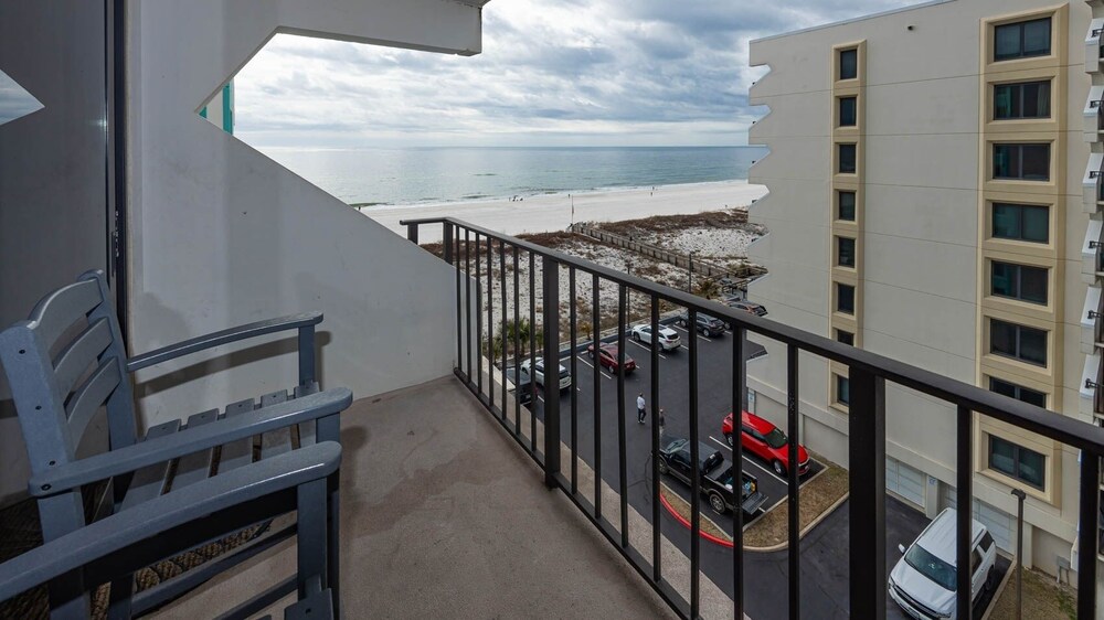 Island Winds East 610 2 Bedroom Condo