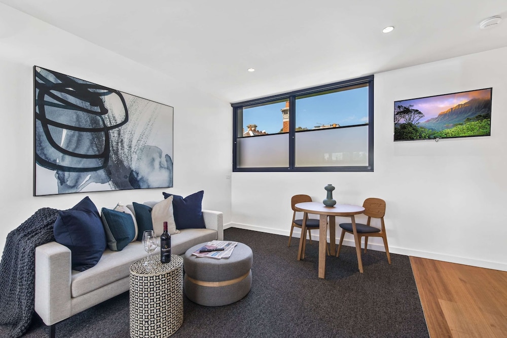 Stylish Studio With Great Amenities Near Beachside