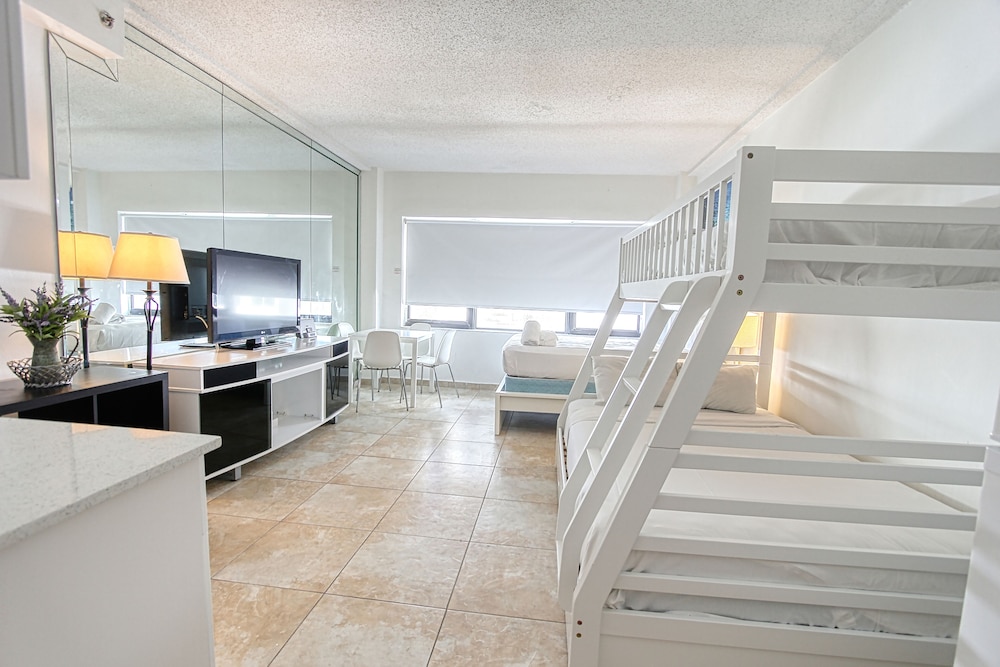 Private Apartments at the Casablanca