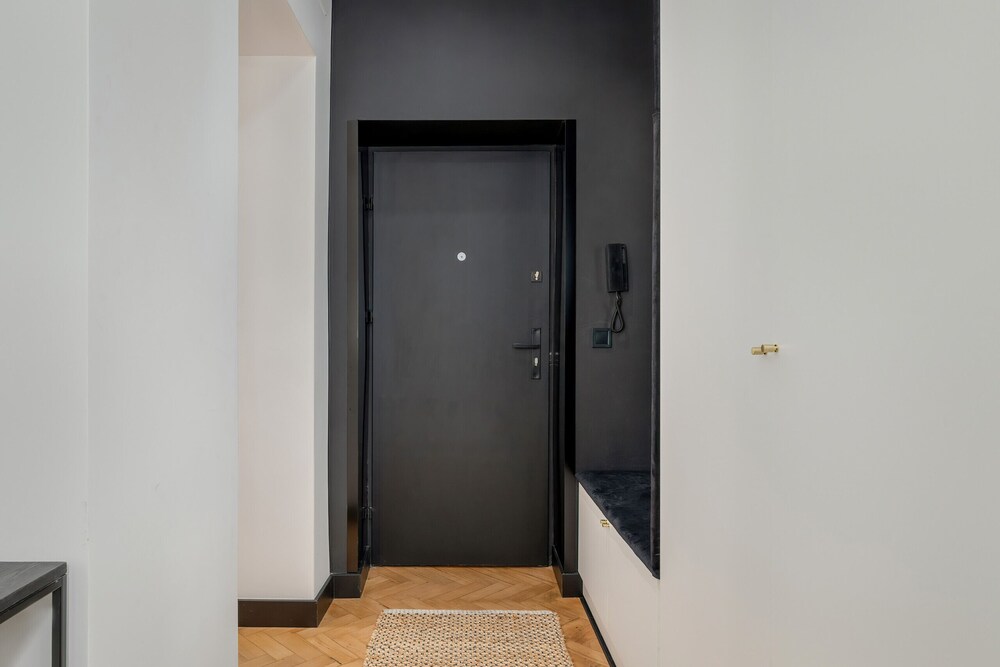 Charming Apartment in Cracow by Renters view 2
