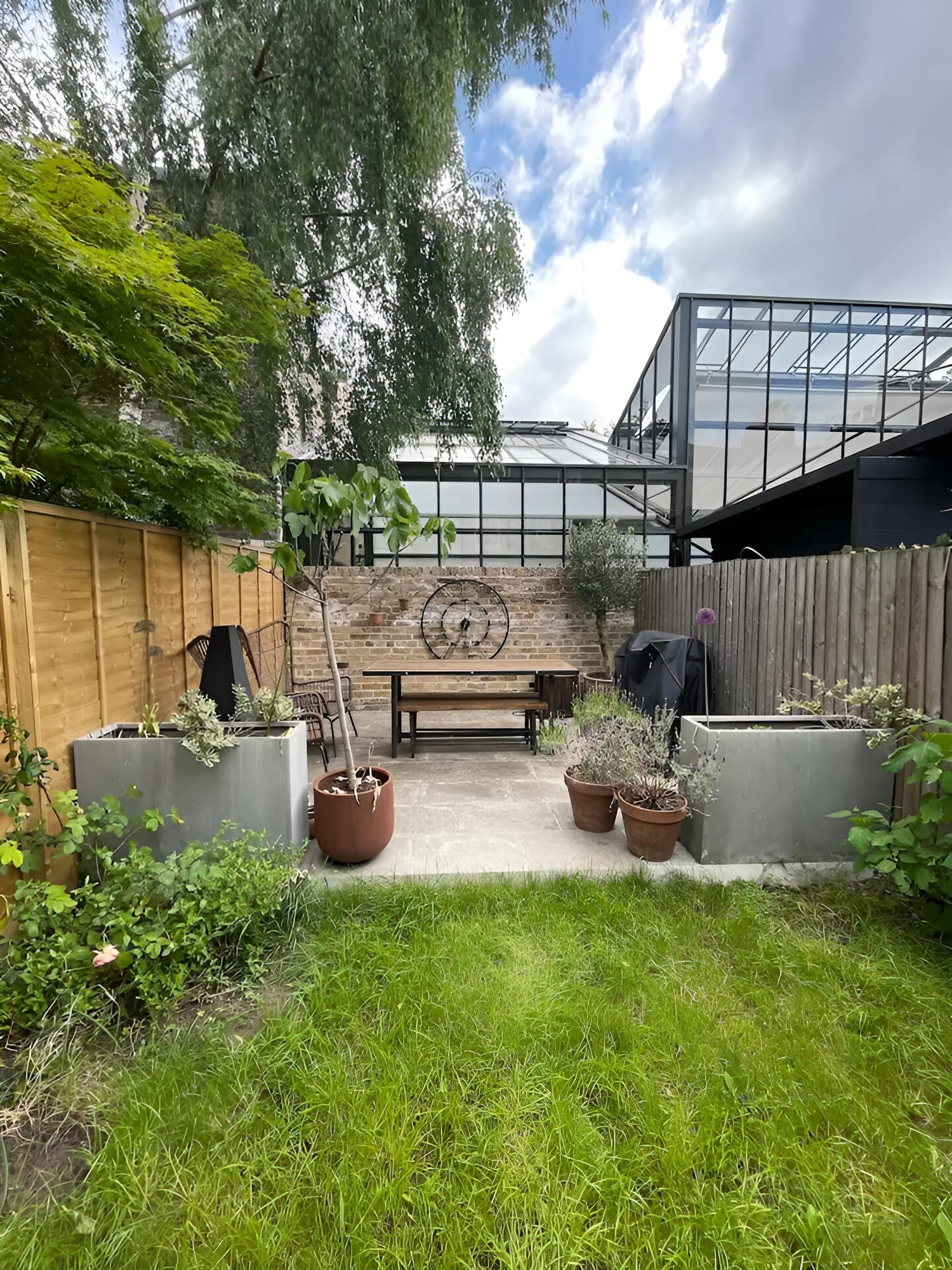 Incredible & Quirky 2BD Home With Garden - Hackney