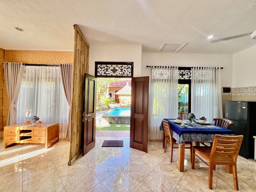 Villa Tiga Naga Sanur