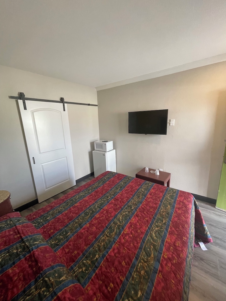 Stadium Inn & Spas