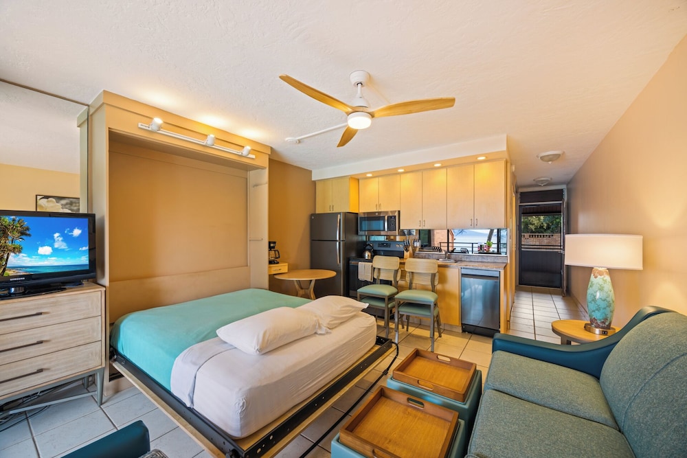 Kuleana Club - 715