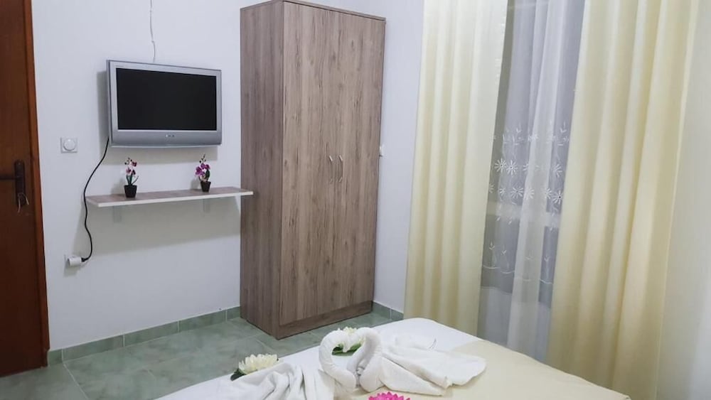 Apartments Cota