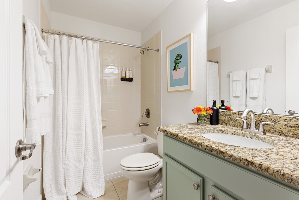 Shadow Mountain Family Oasis w Game Room Pool Resort Access Themed Rooms