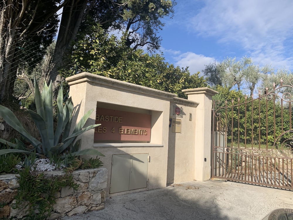 Hotel Les 4 éléments - Image 1