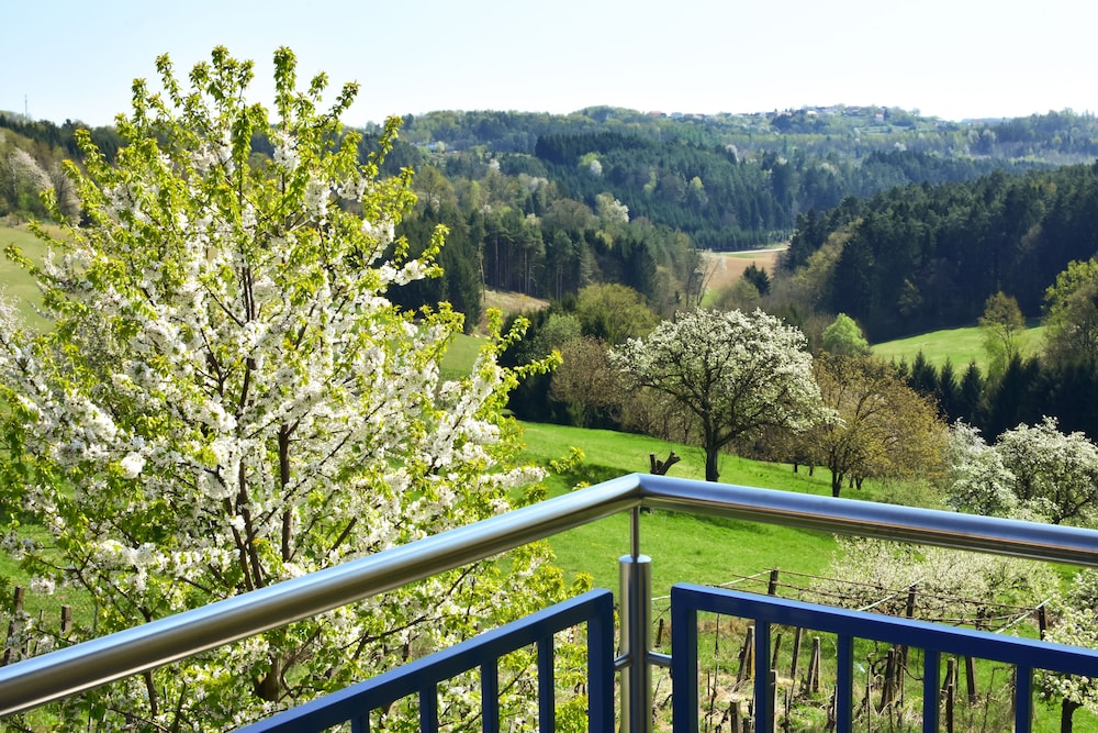 Golf & Therme Sonnenpension Hotel Garni