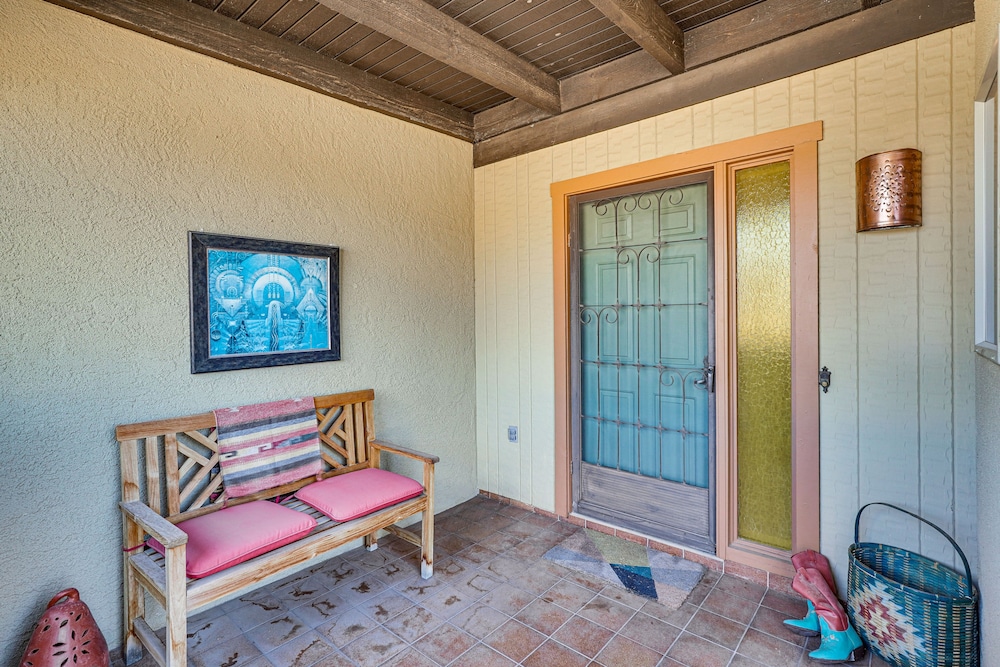 Pet-friendly 55+ Green Valley Home w/ Golf Gear!
