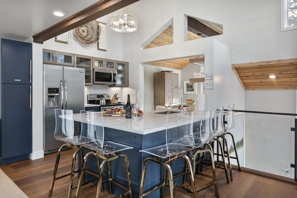 105 - Three Bedroom with Spa Ridgepoint 3 Condo