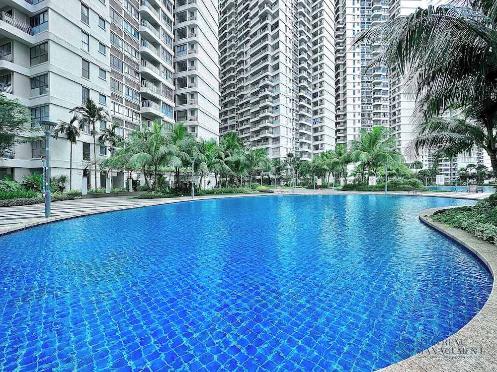 Country Garden Danga Bay Sea View Homestay by Stayrene