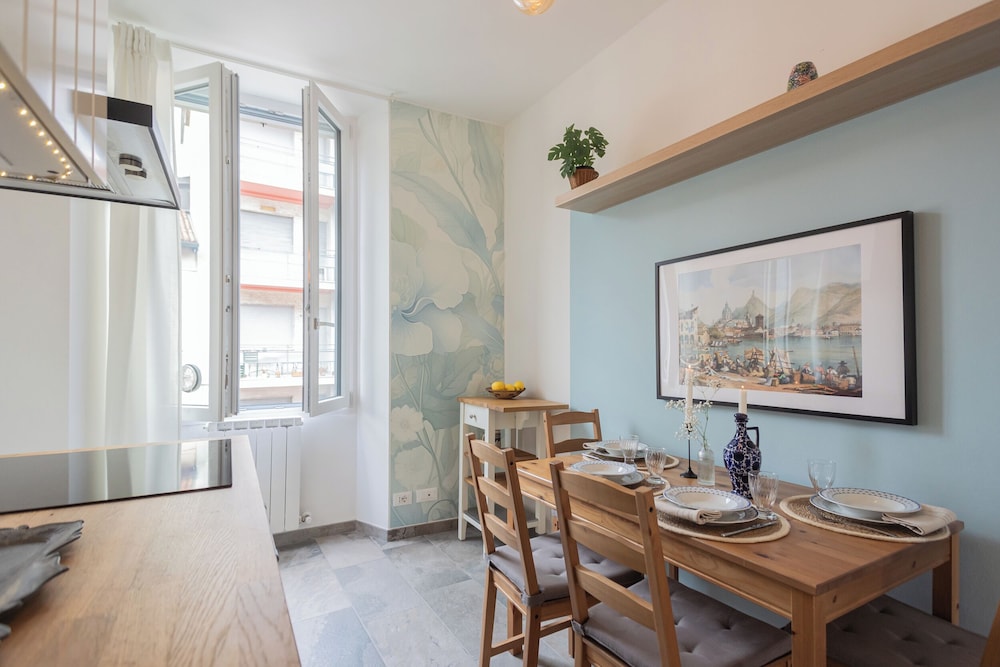 Old Court Hideaway by Rent all Como