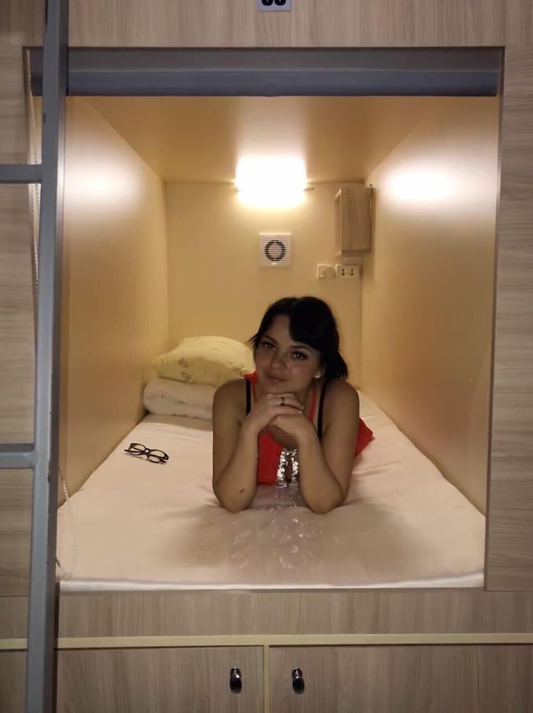 Capsule Hostel Yes Sport