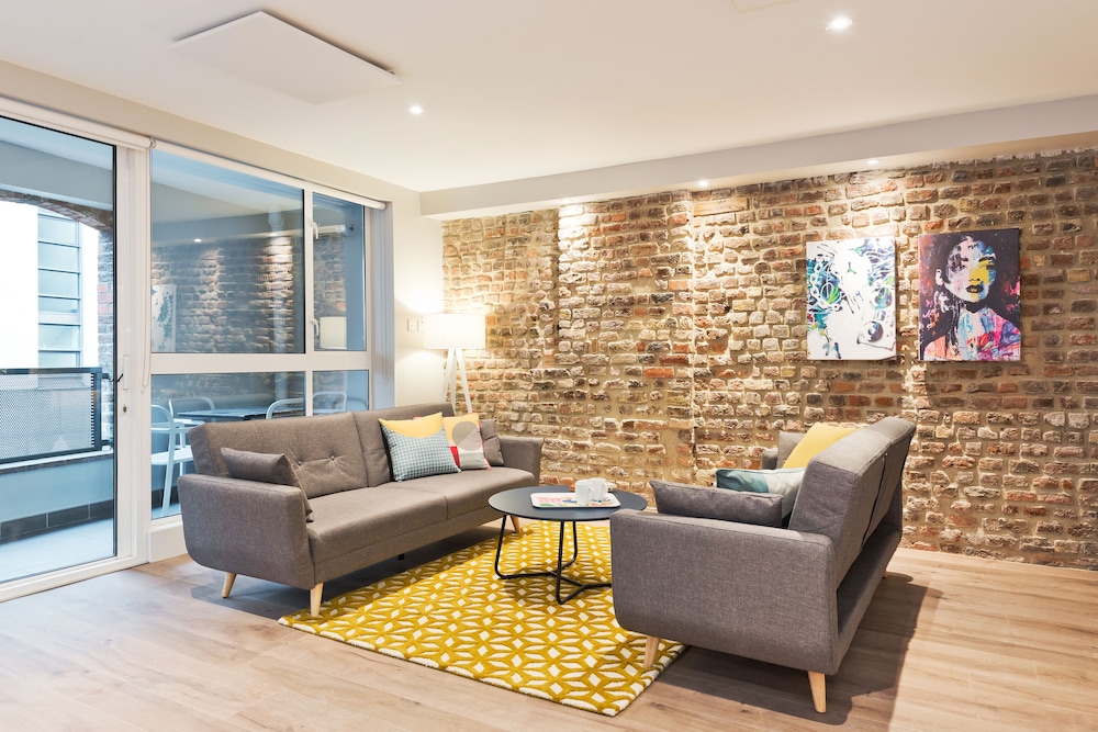 Temple Bar Crowne Square Apartments