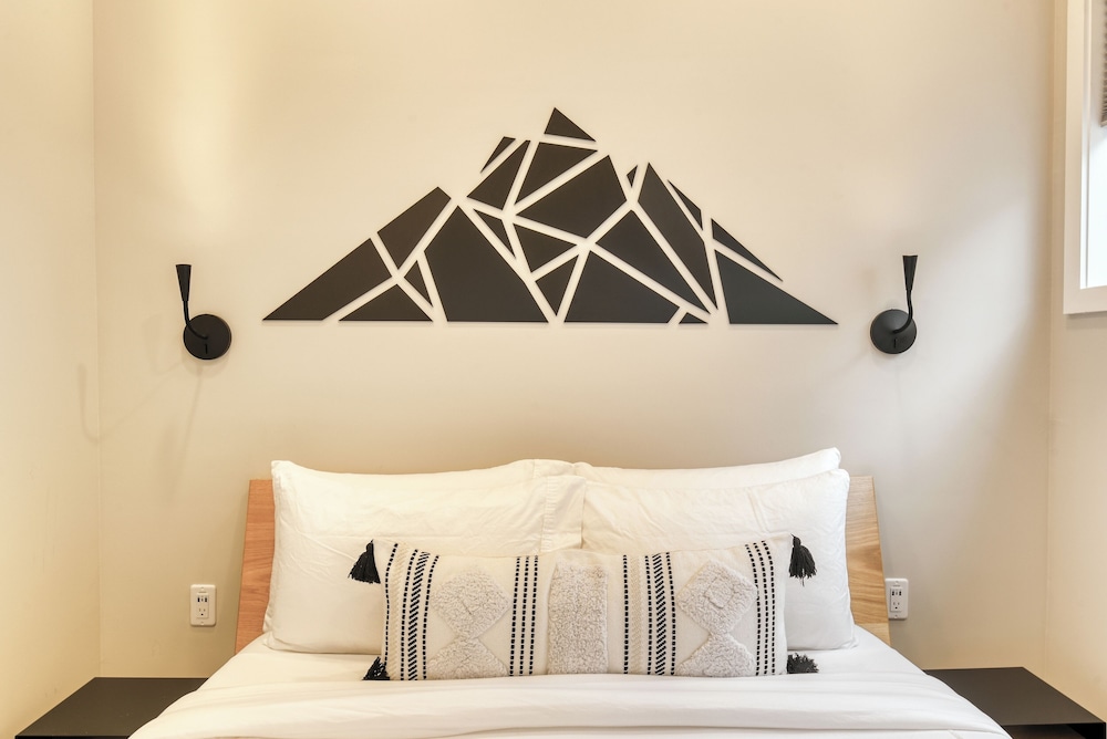 Stardust Big Bend Luxury Cottage view 5