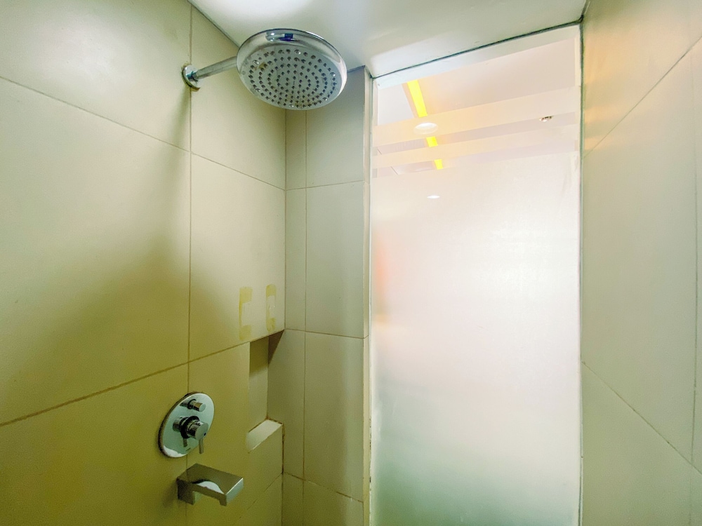 Comfortable Studio (No Kitchen) At Grand Palace Kemayoran Apartment