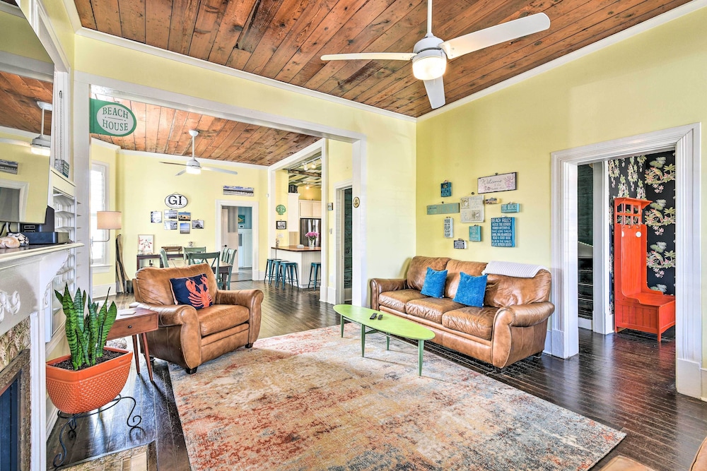 Historic Galveston Hideaway, Walk to the Beach!