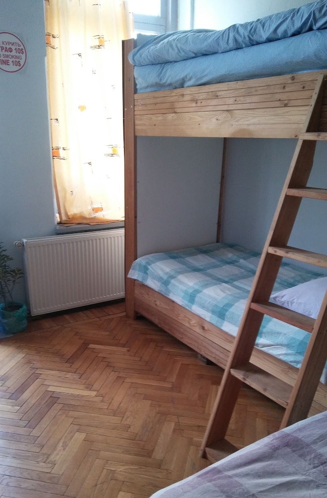Vareron Hostel
